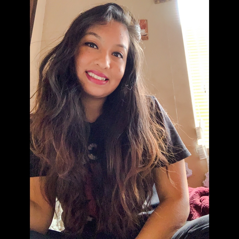 Meet your Posher, Mayra